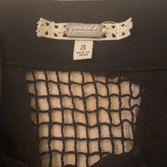 Buckle Gimmicks black lace up crochet top shirt - Picture 9 of 10